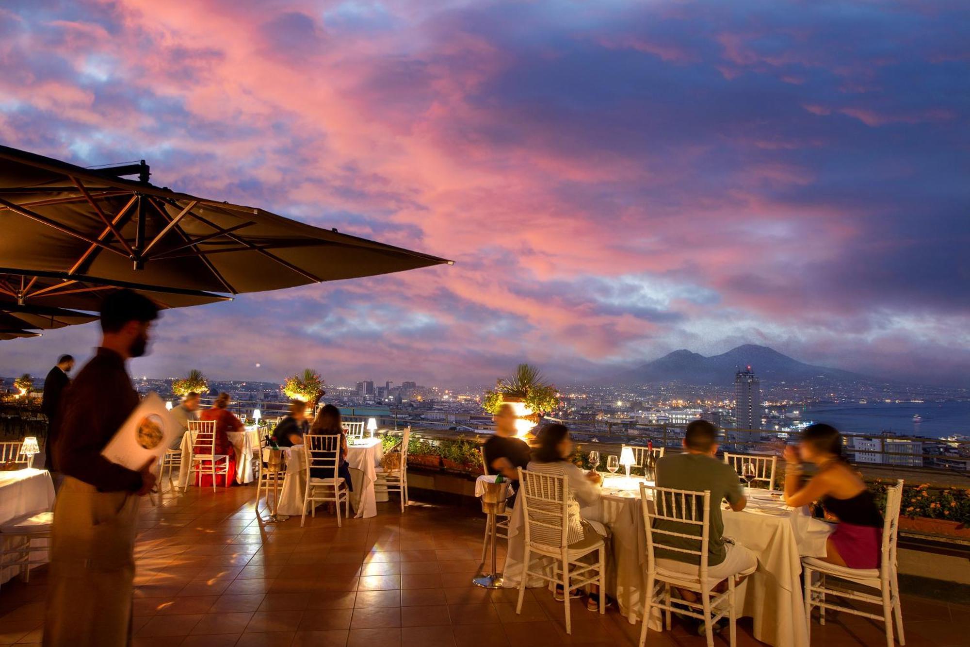 Hotel San Francesco al Monte Napoli Esterno foto