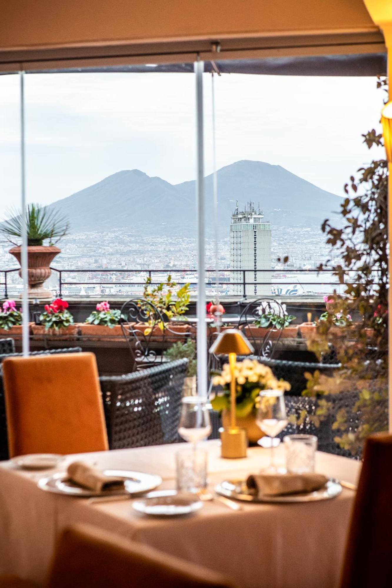 Hotel San Francesco al Monte Napoli Esterno foto