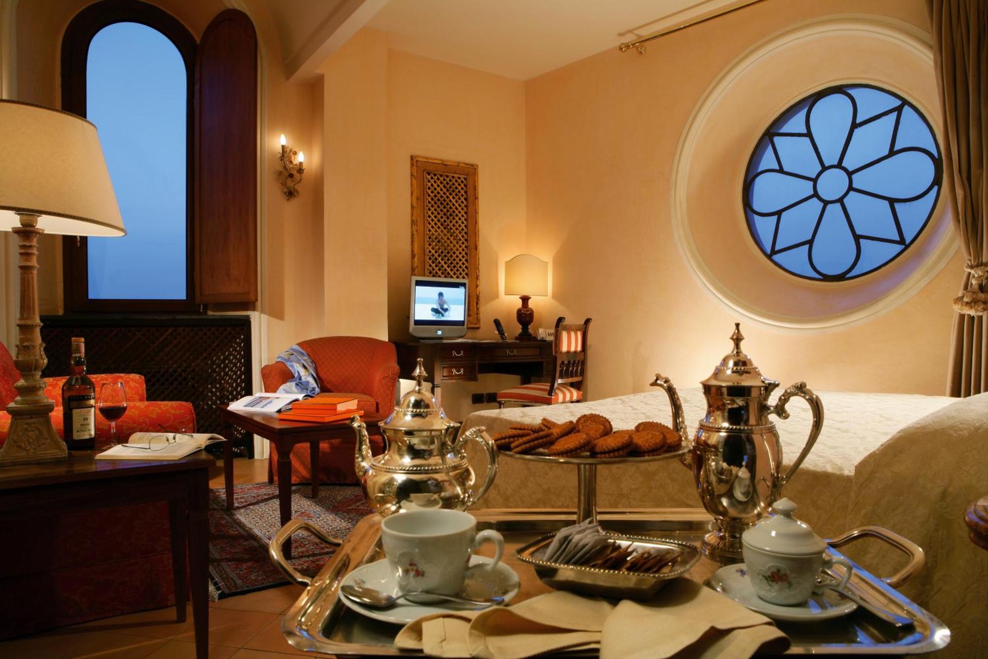 Hotel San Francesco al Monte Napoli Esterno foto