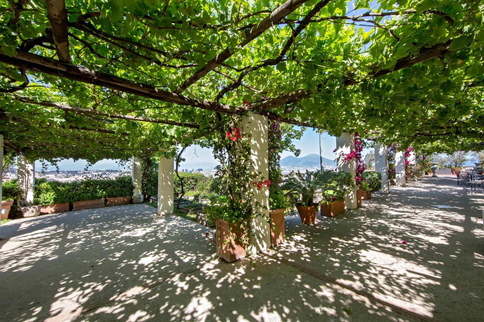 Hotel San Francesco al Monte Napoli Esterno foto
