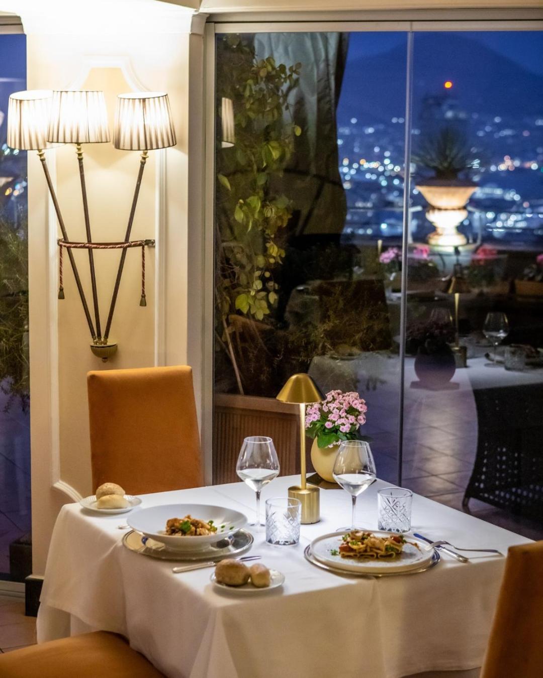 Hotel San Francesco al Monte Napoli Esterno foto