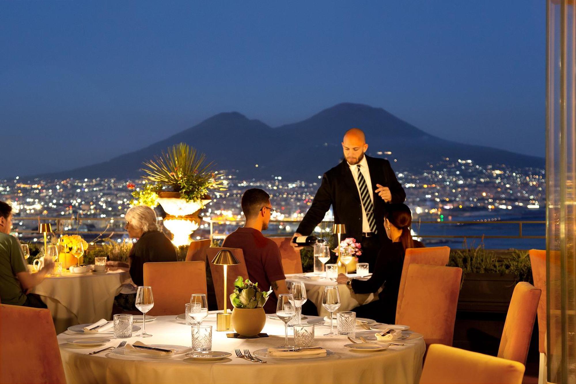 Hotel San Francesco al Monte Napoli Esterno foto